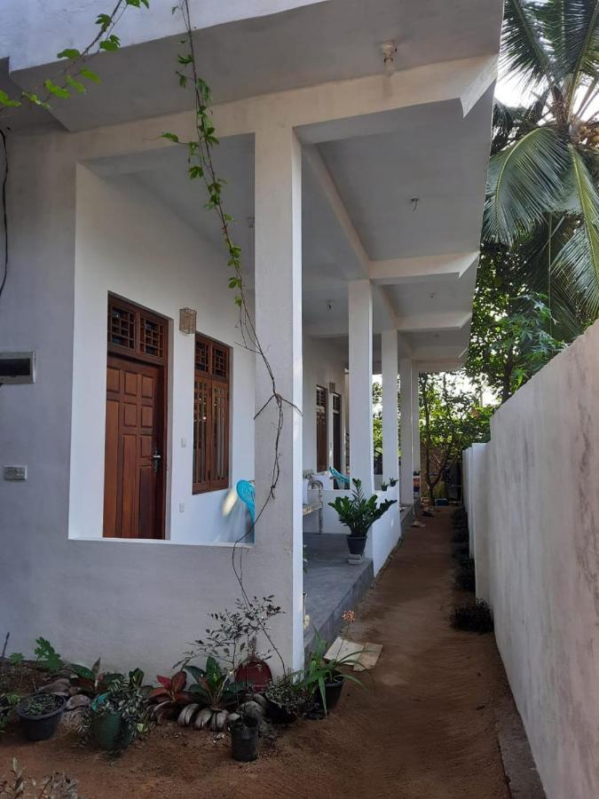 Gypsea Arugambay Arugam Bay Exterior foto